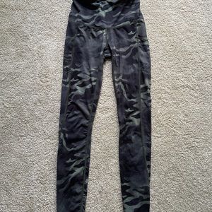 Reebok leggins camo size XS